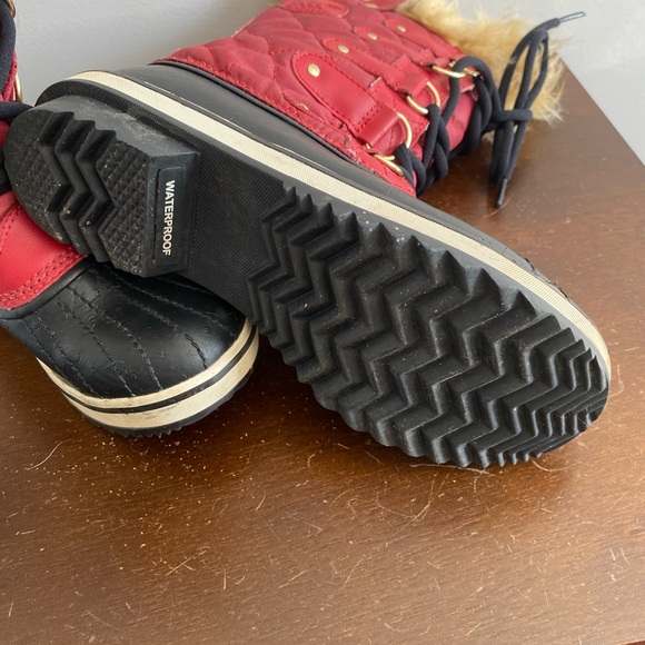 LIKE NEW ! SOREL LACE UP WATERPROOF INSULATED BOOT - Picture 6 of 9